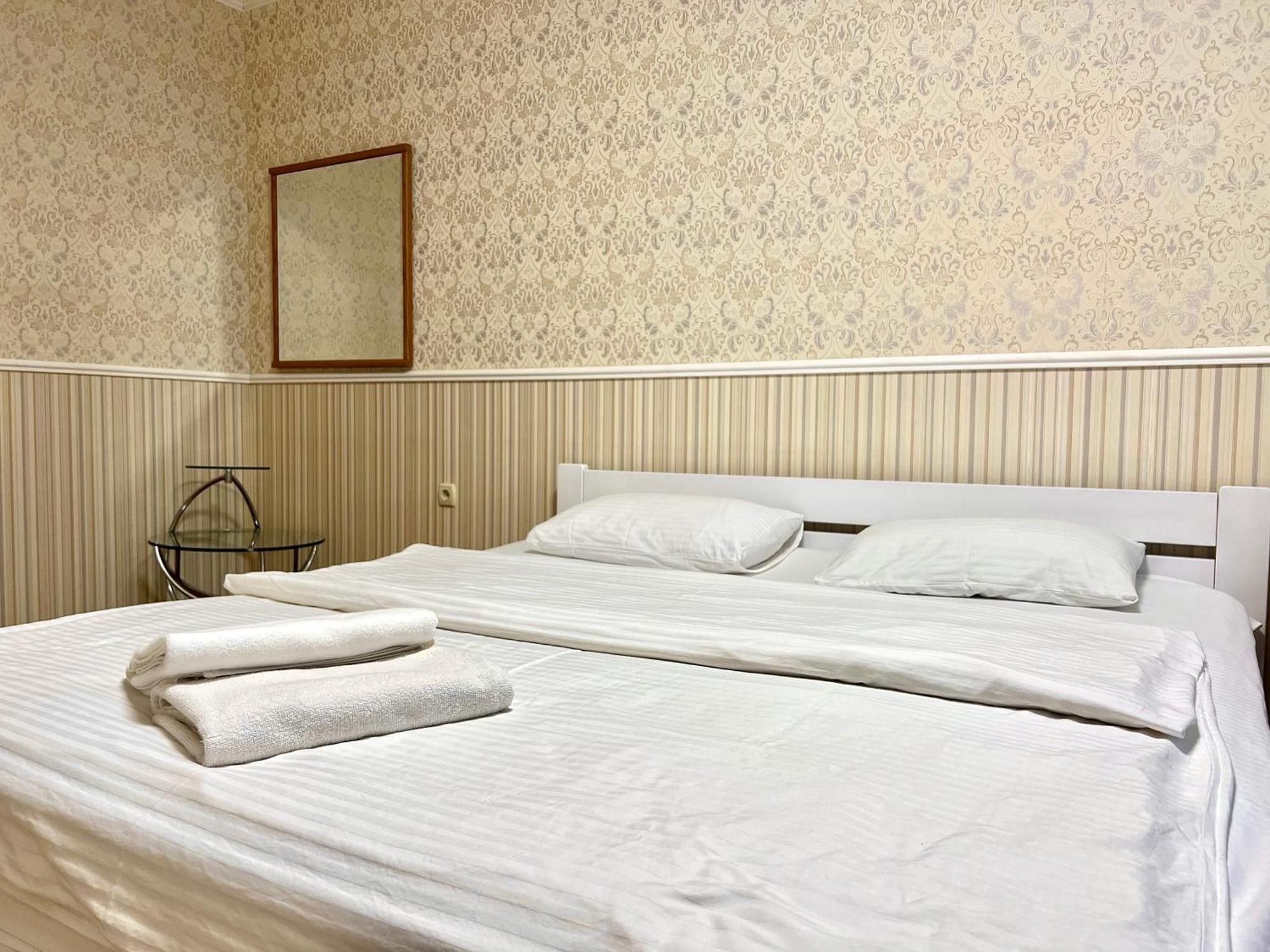 Apartpoltava: Spacious Comfort in Polтава's Heart Exterior photo